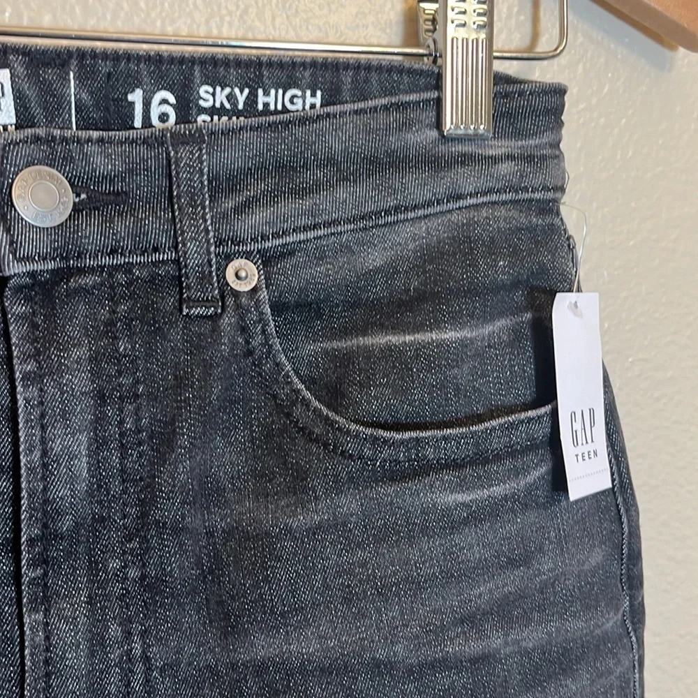 NWT Gap Sky High Skinny Ankle Raw Hem Denim Jeans